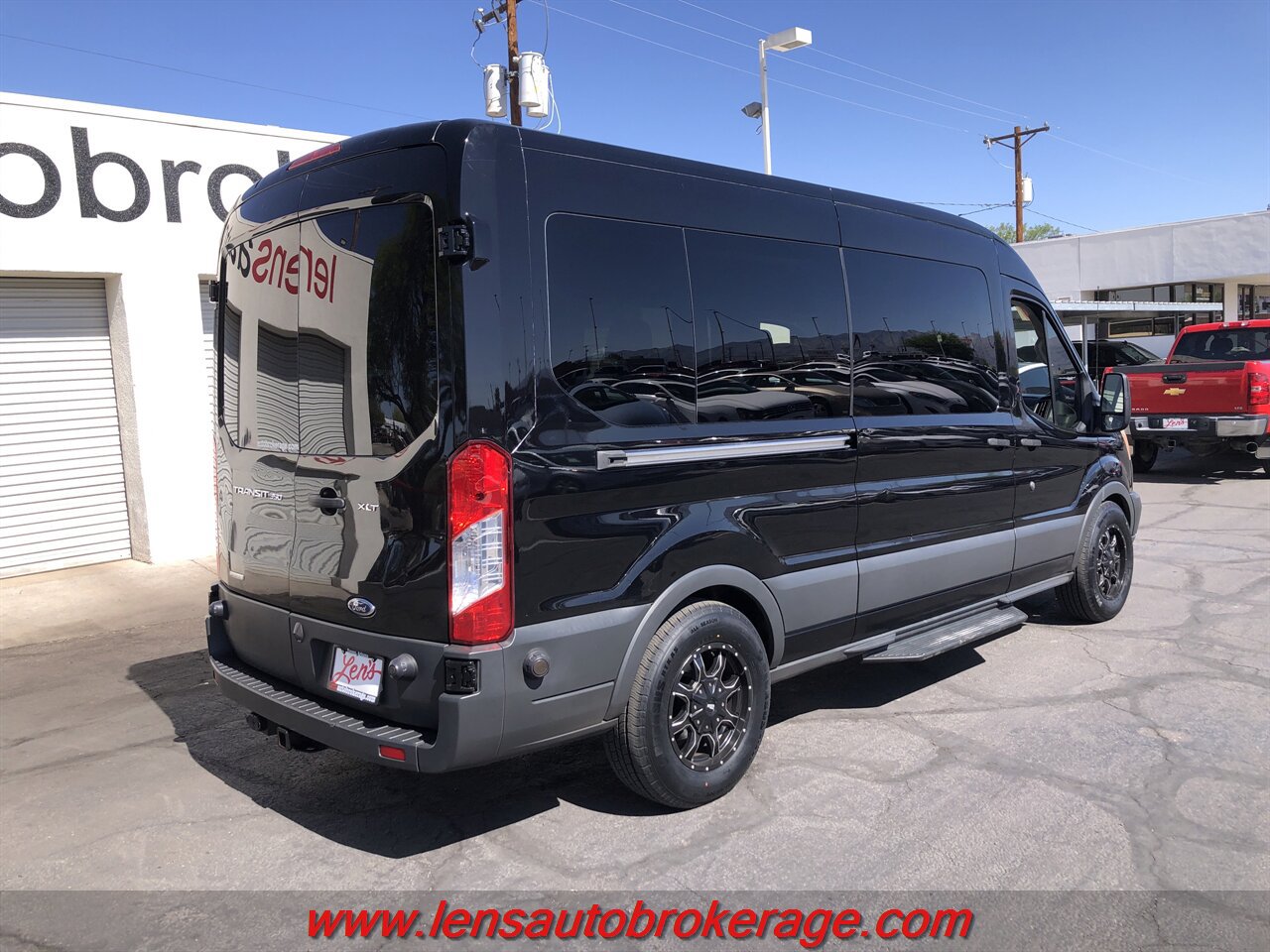 Used 2017 Ford Transit 350 XLT RWD image 7