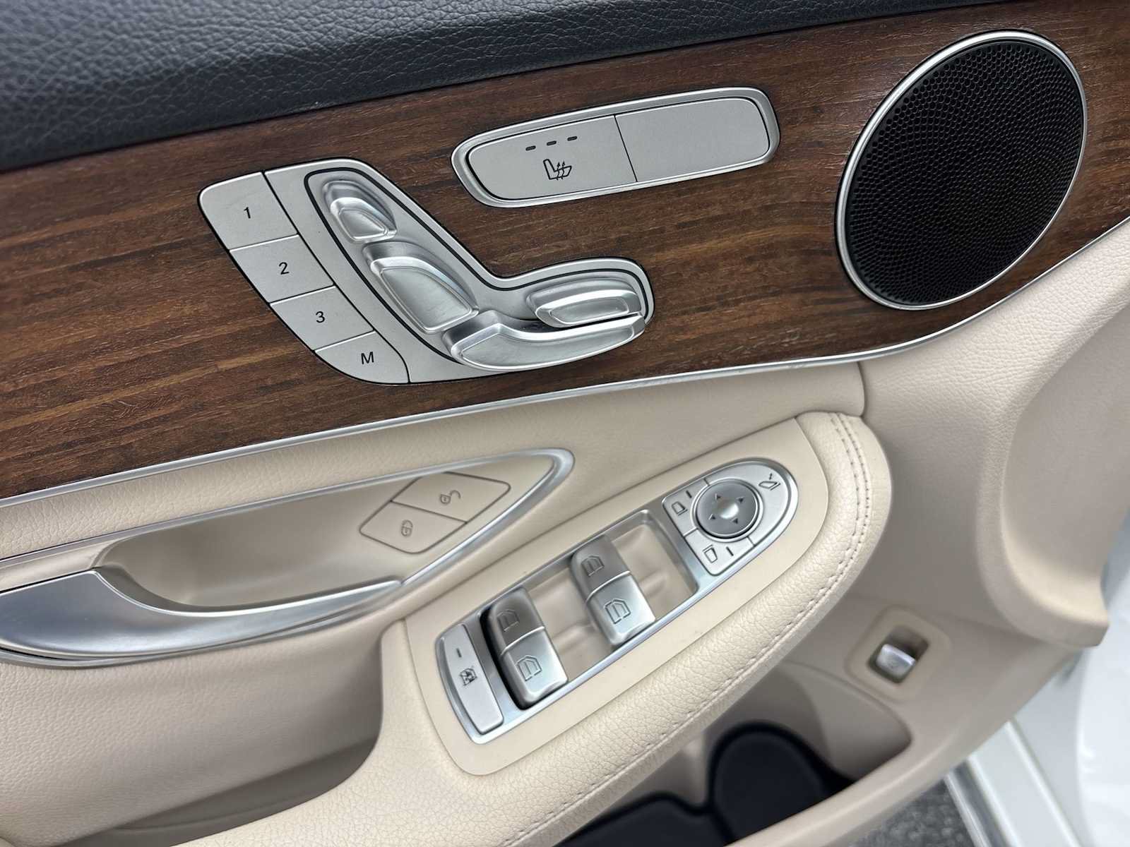 Used 2019 Mercedes-Benz C 300 4MATIC Sedan image 23