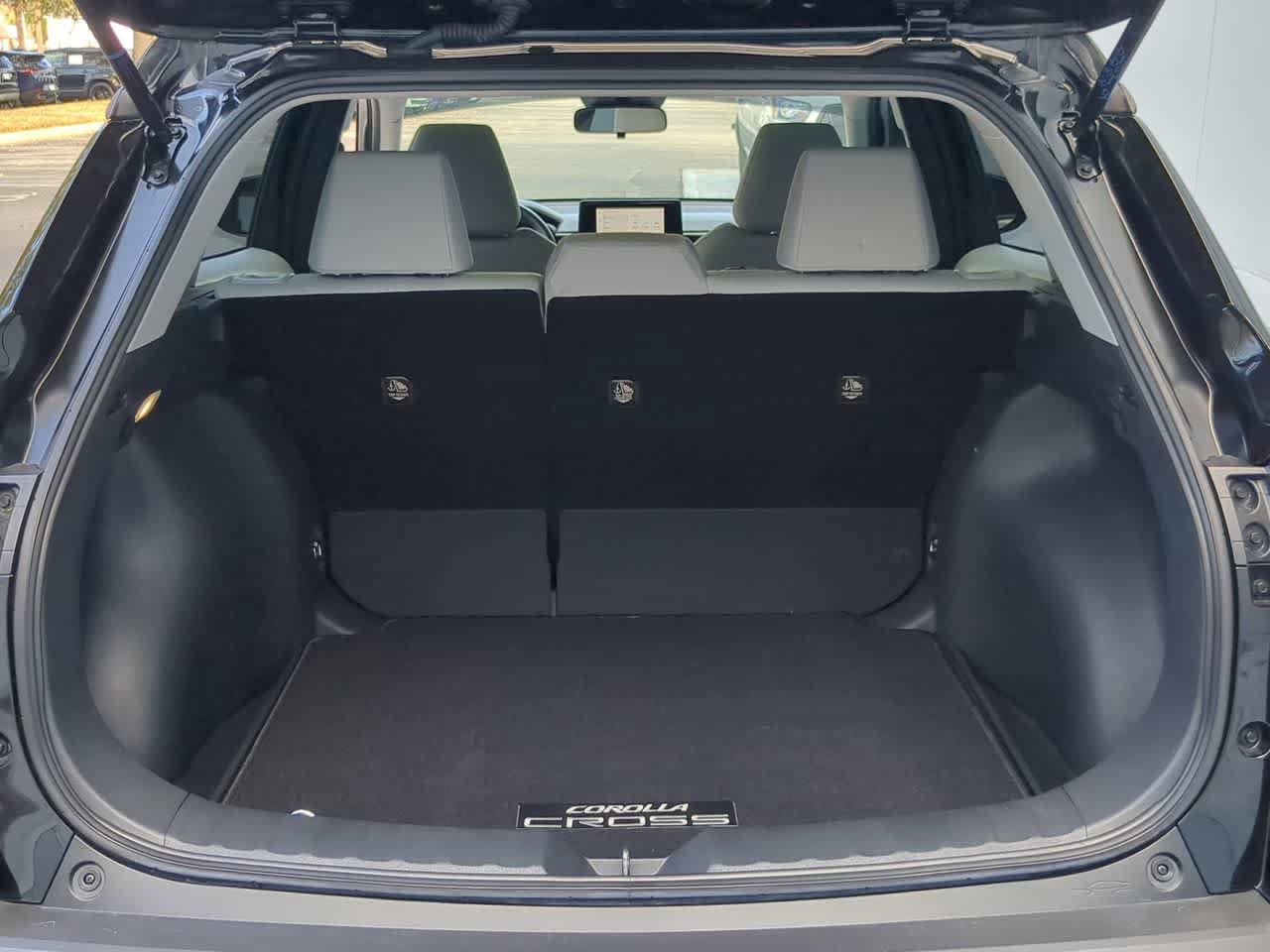 Used 2024 Toyota Corolla Cross L FWD image 33