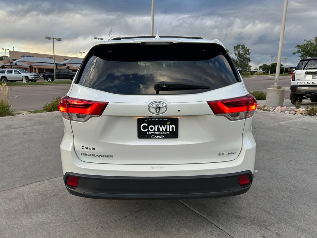 Used 2018 Toyota Highlander Plus AWD/4WD image 8