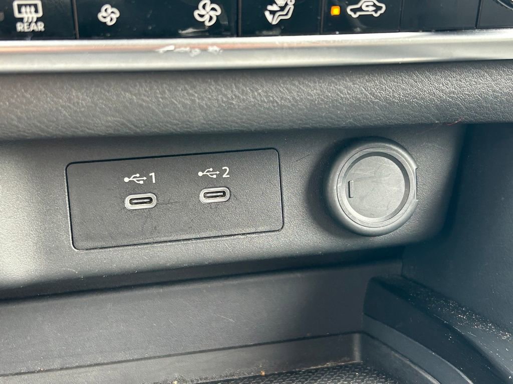 Used 2025 Nissan Rogue SV image 25