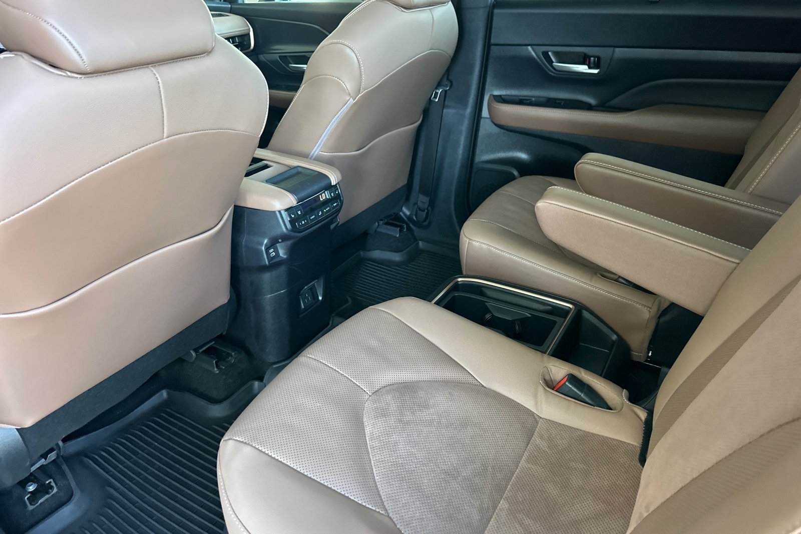 Certified 2024 Toyota Grand Highlander AWD Hybrid image 11