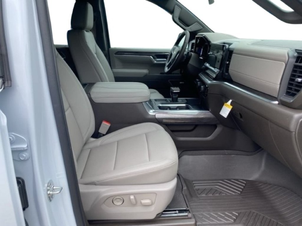 New 2026 Chevrolet Silverado 1500 LTZ w/ LTZ Convenience Package II AWD/4WD image 25