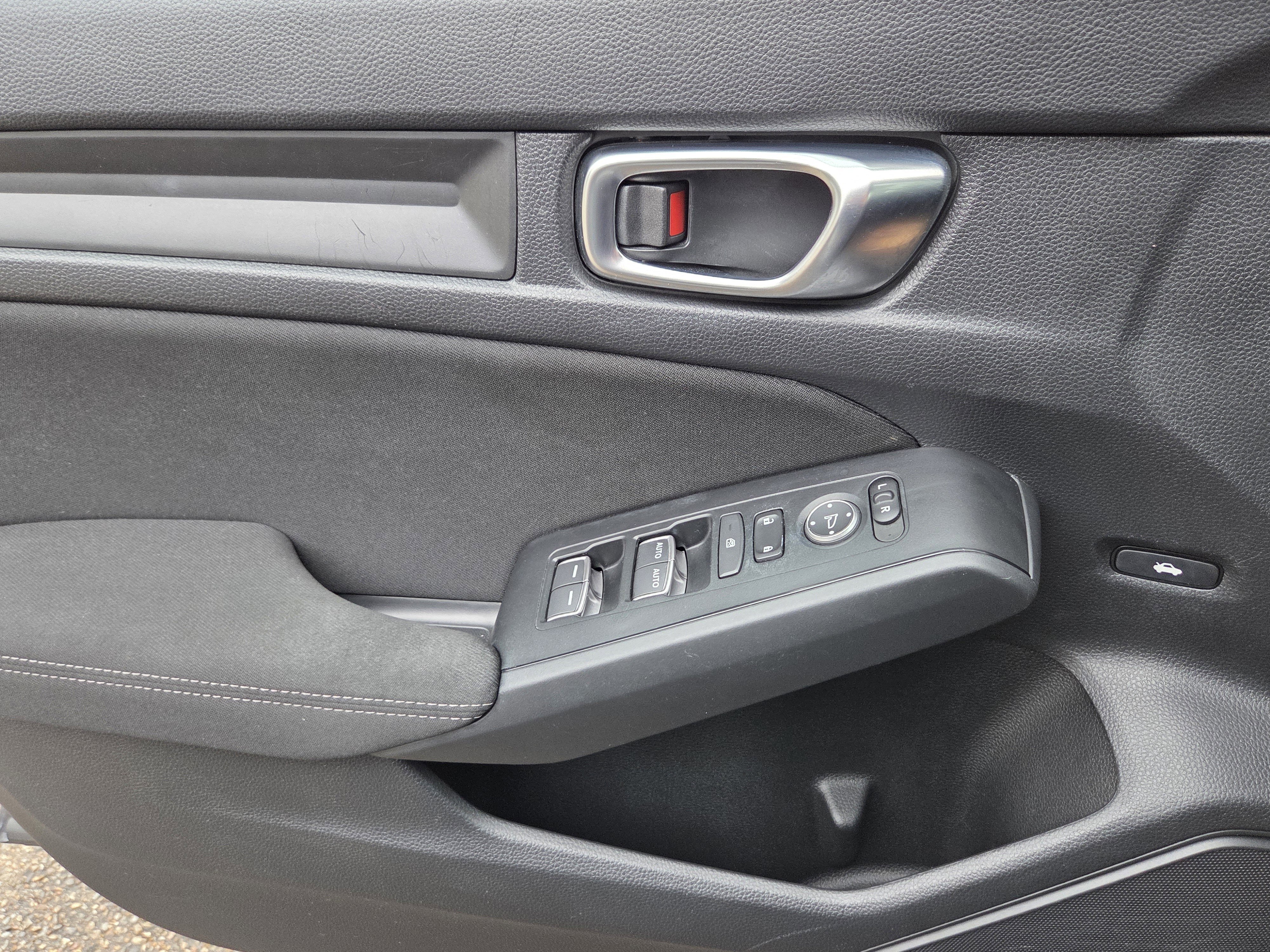 Used 2022 Honda Civic Sport image 9