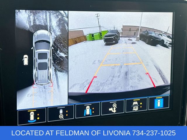 Used 2023 Chevrolet Traverse Premier image 14