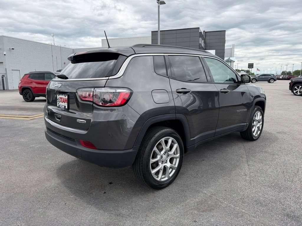 Used 2023 Jeep Compass Latitude AWD/4WD image 8