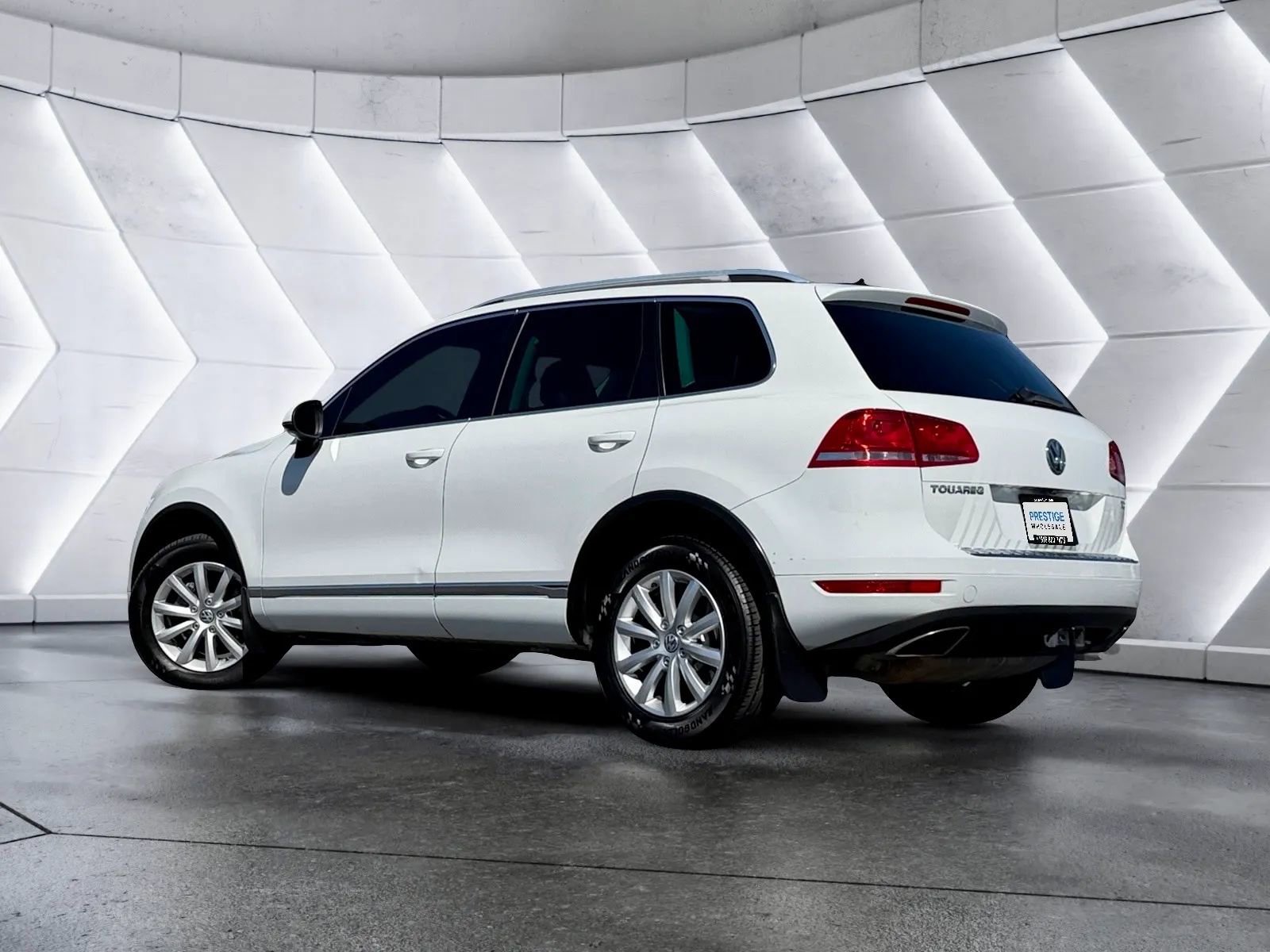 Used 2012 Volkswagen Touareg TDI AWD/4WD image 6