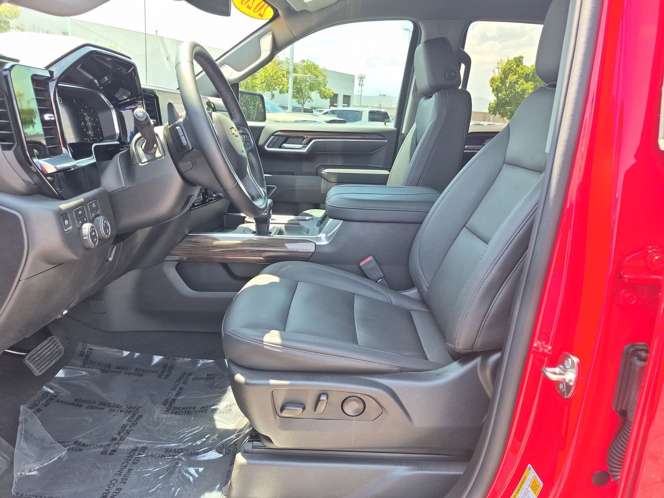 Certified 2026 Chevrolet Silverado 1500 LT w/ Leather Package AWD/4WD image 26