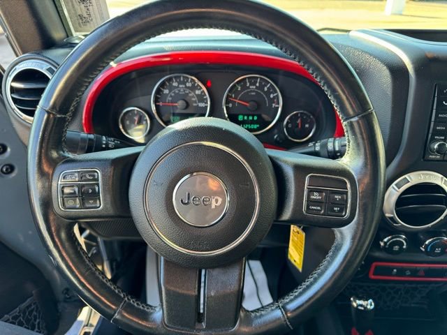 Used 2015 Jeep Wrangler Unlimited Sahara w/ Connectivity Group image 18