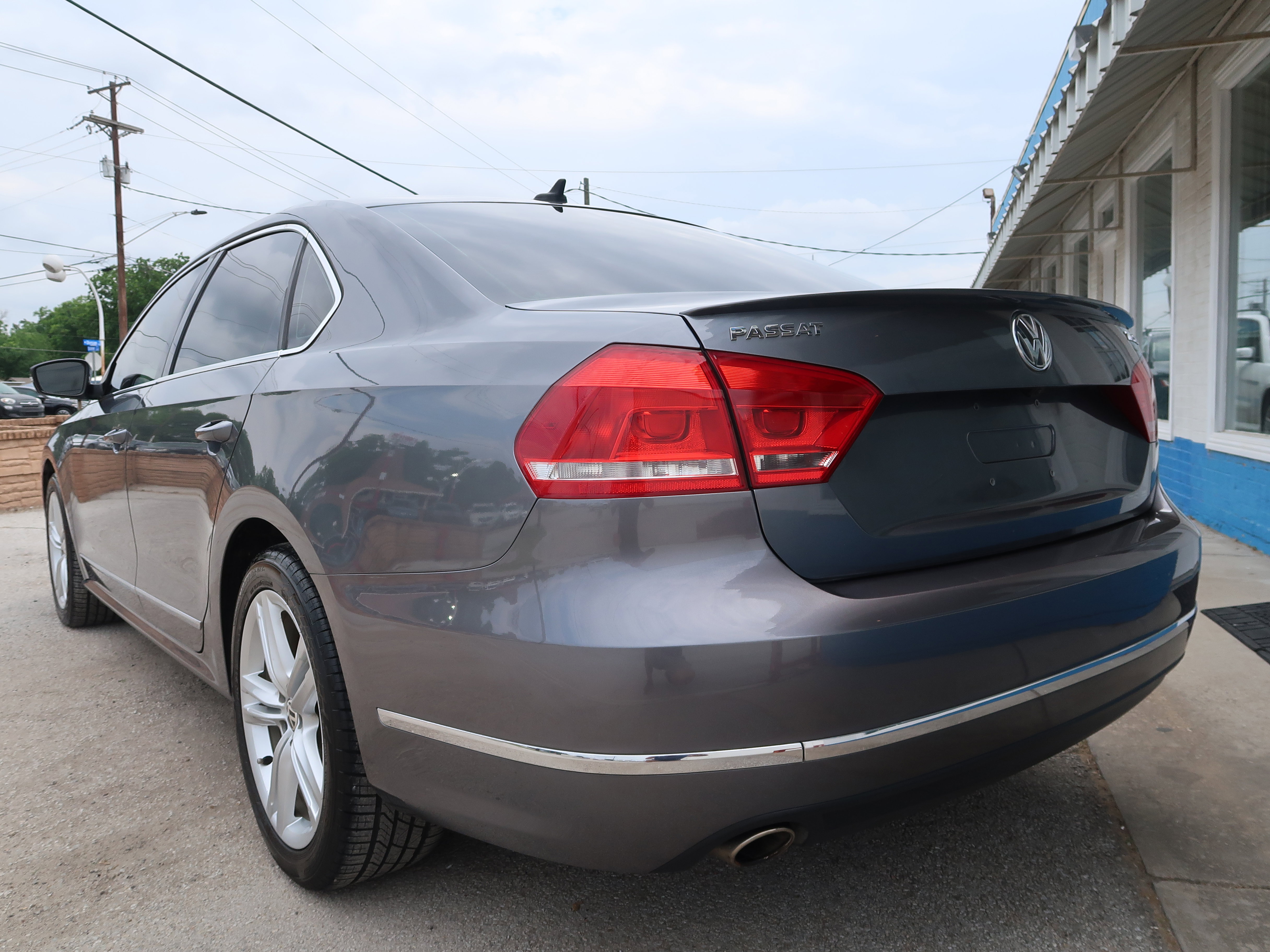 Used 2014 Volkswagen Passat TDI SEL Premium FWD image 7