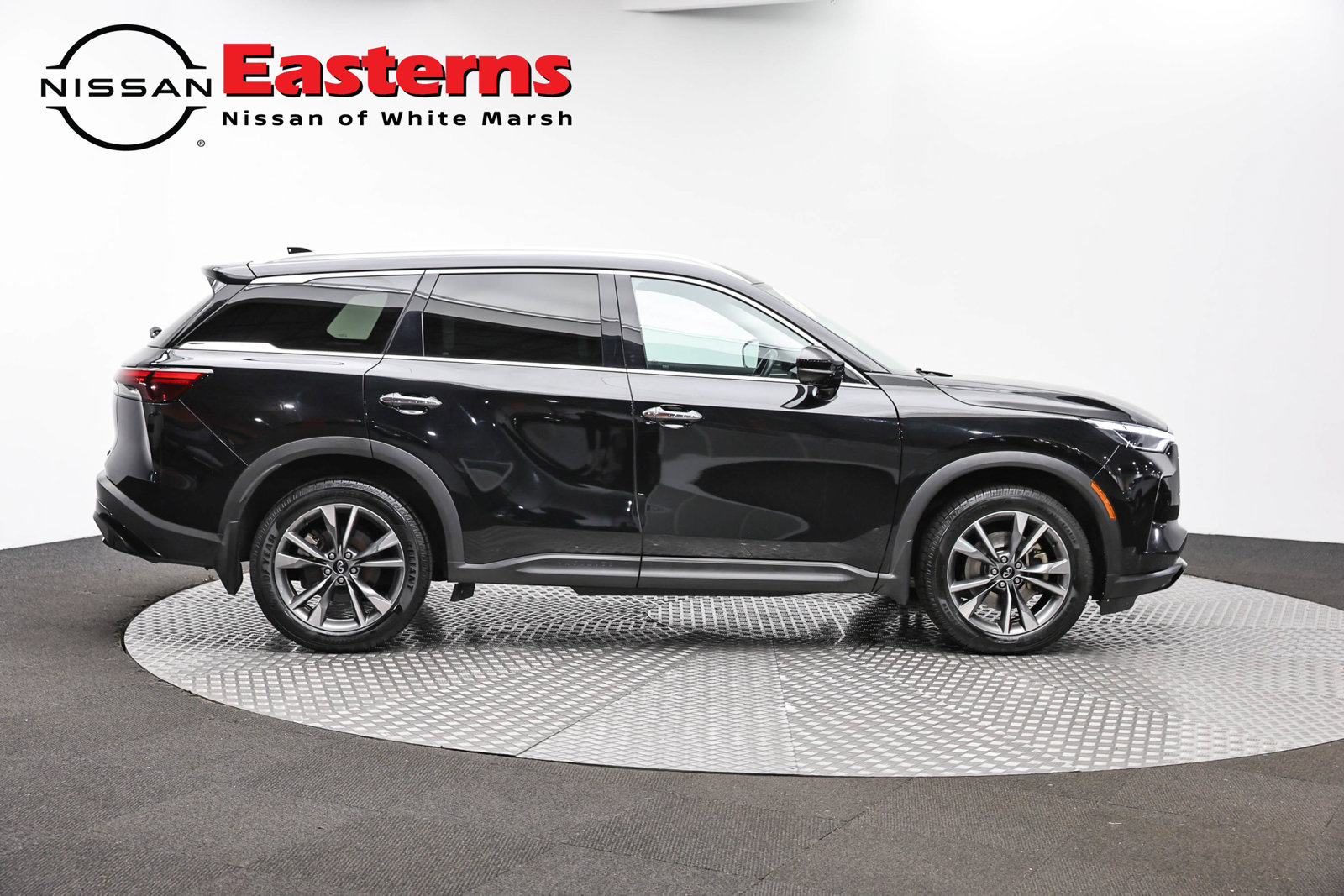 Used 2023 INFINITI QX60 Luxe w/ Cargo Package AWD/4WD image 4