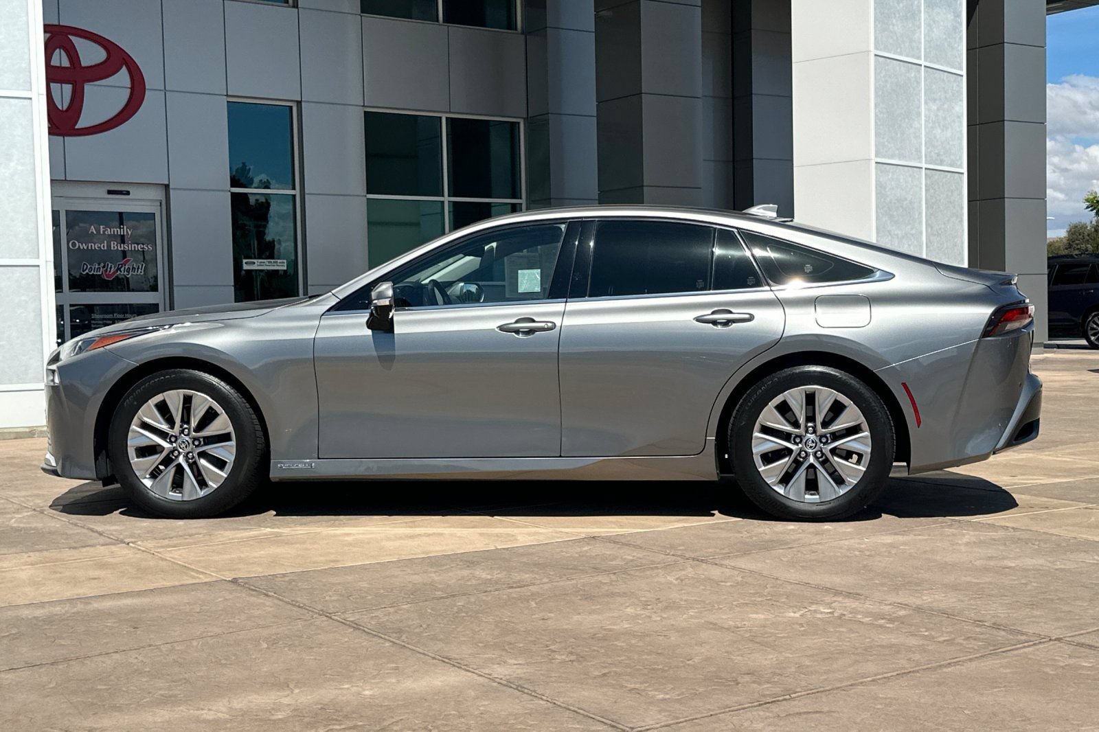 Certified 2023 Toyota Mirai w/ Advanced Technology Package RWD image 8