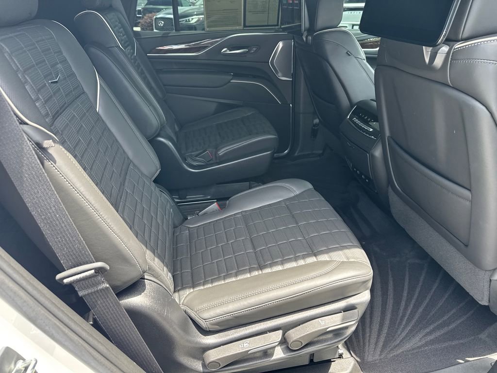 Used 2023 Cadillac Escalade Sport Platinum AWD/4WD image 15