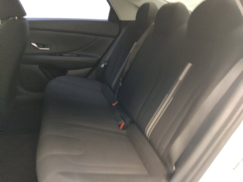 Used 2021 Hyundai Elantra SEL FWD image 18