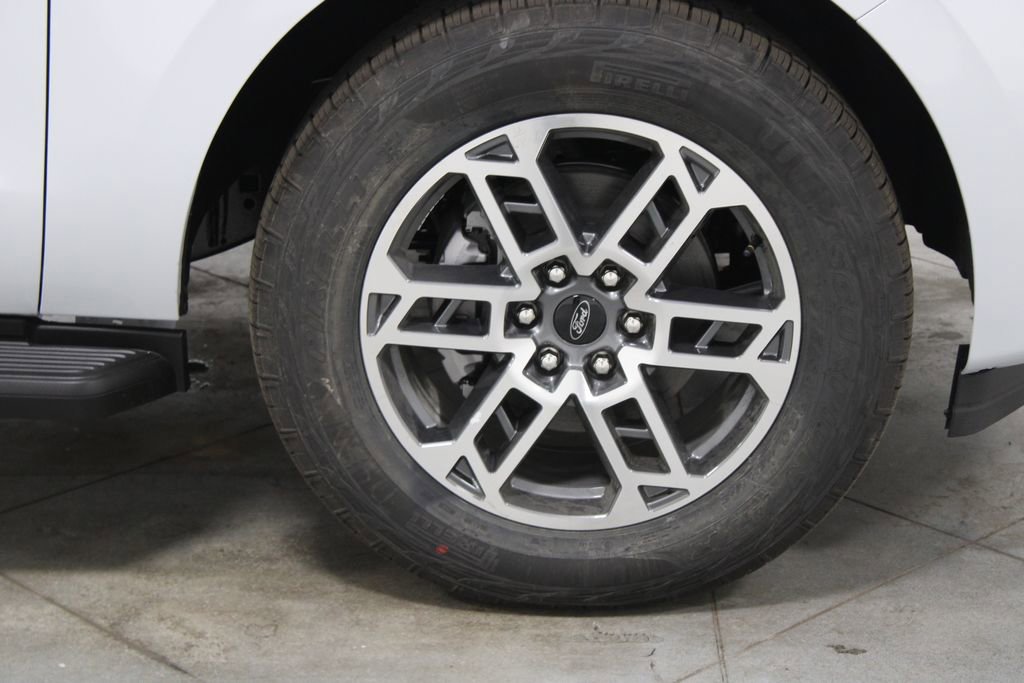 New 2026 Ford Expedition Active image 12