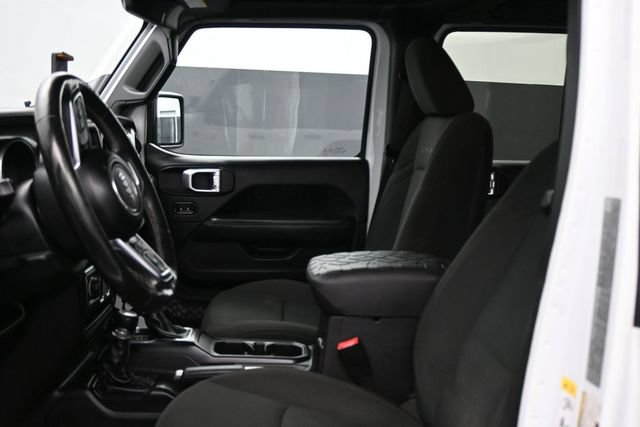 Used 2018 Jeep Wrangler Unlimited Sahara AWD/4WD image 18