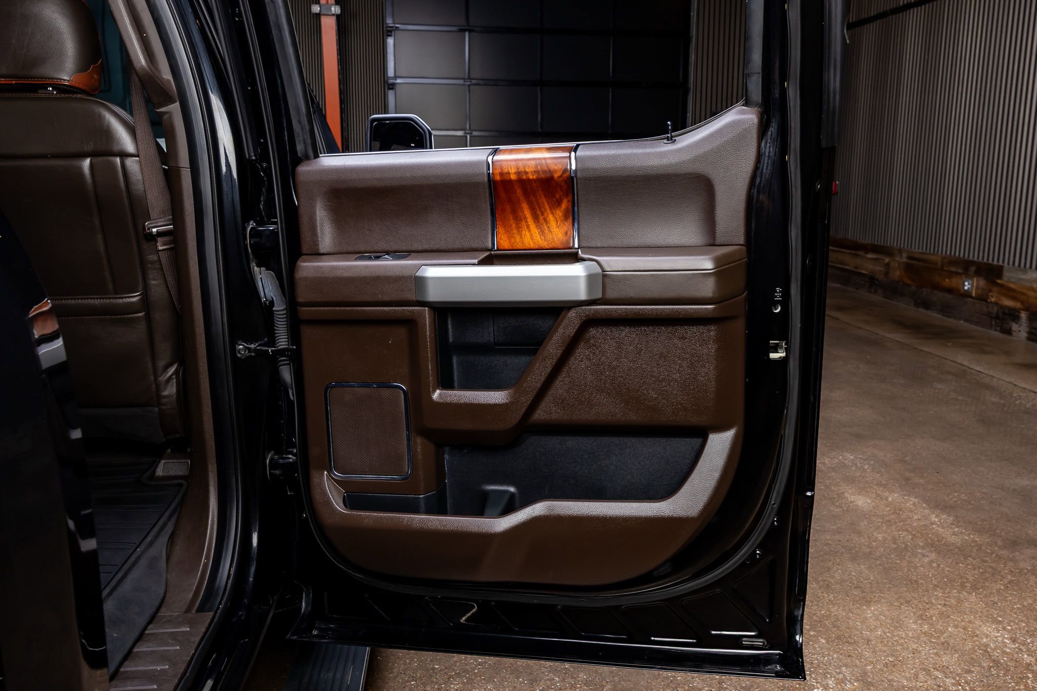 Used 2019 Ford F150 King Ranch w/ Equipment Group 601A Luxury AWD/4WD image 39