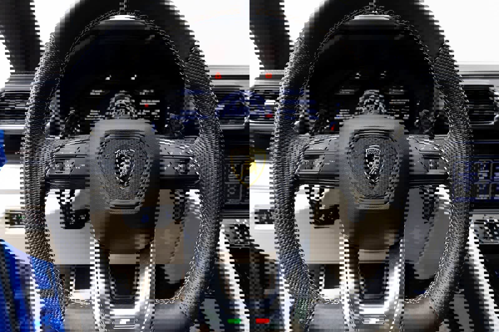 Used 2019 Lamborghini Urus image 18