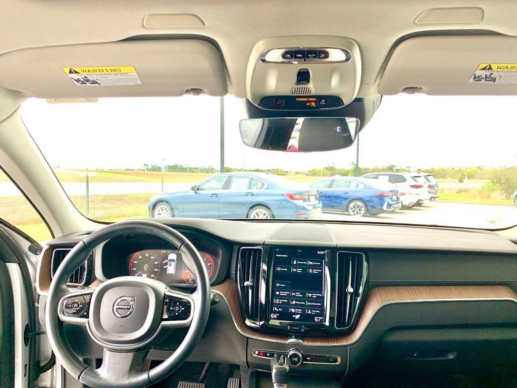 Used 2020 Volvo XC60 T5 Inscription w/ Protection Package Premier image 16