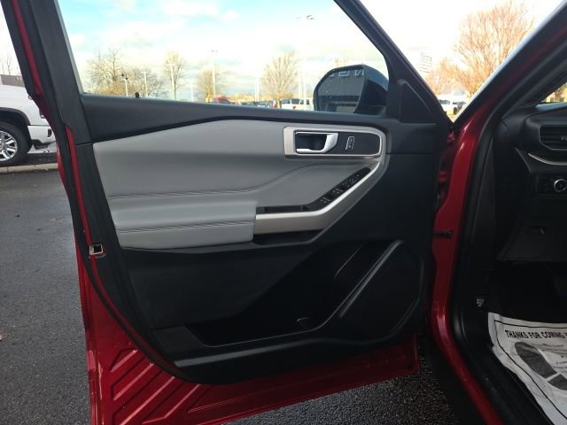 Used 2023 Ford Explorer XLT w/ Equipment Group 202A image 23