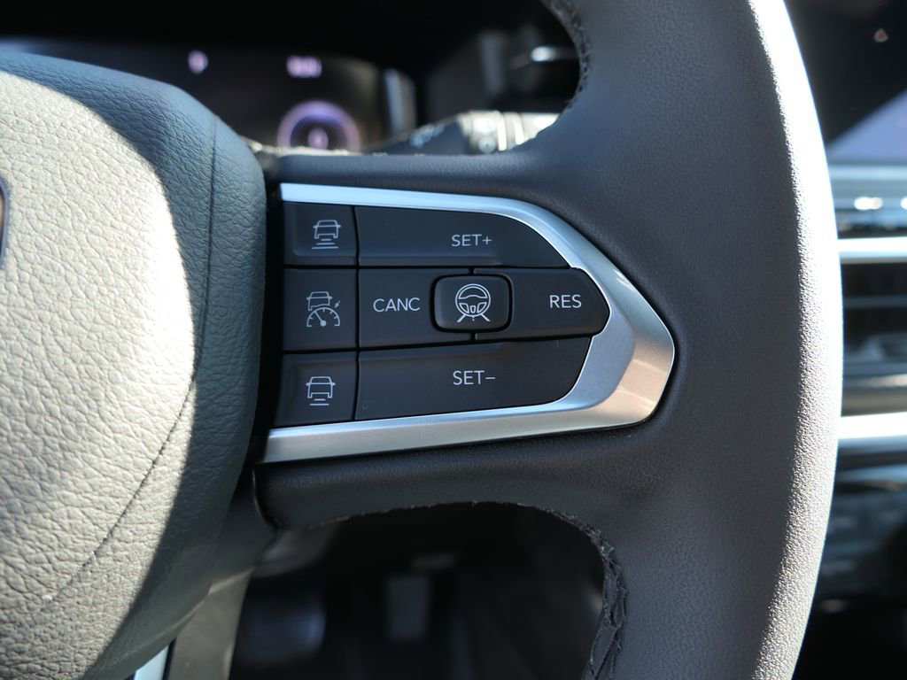 Used 2025 Jeep Compass Limited w/ Driver Assist Group I image 13