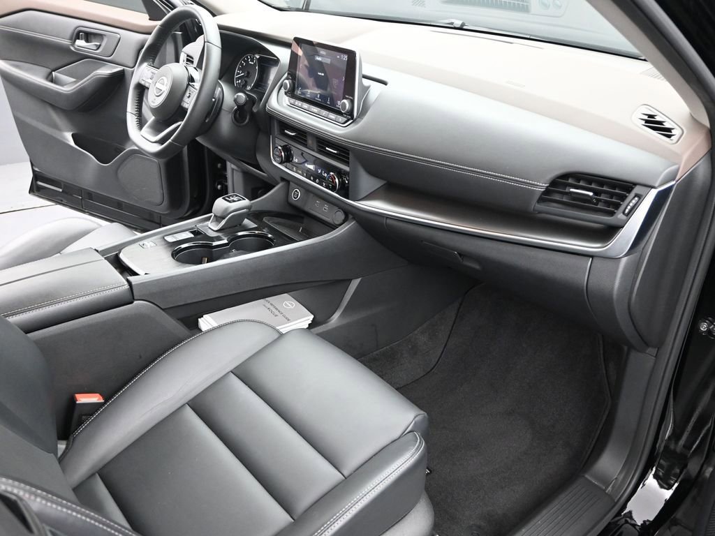 Used 2023 Nissan Rogue SV w/ SV Premium B Package image 24