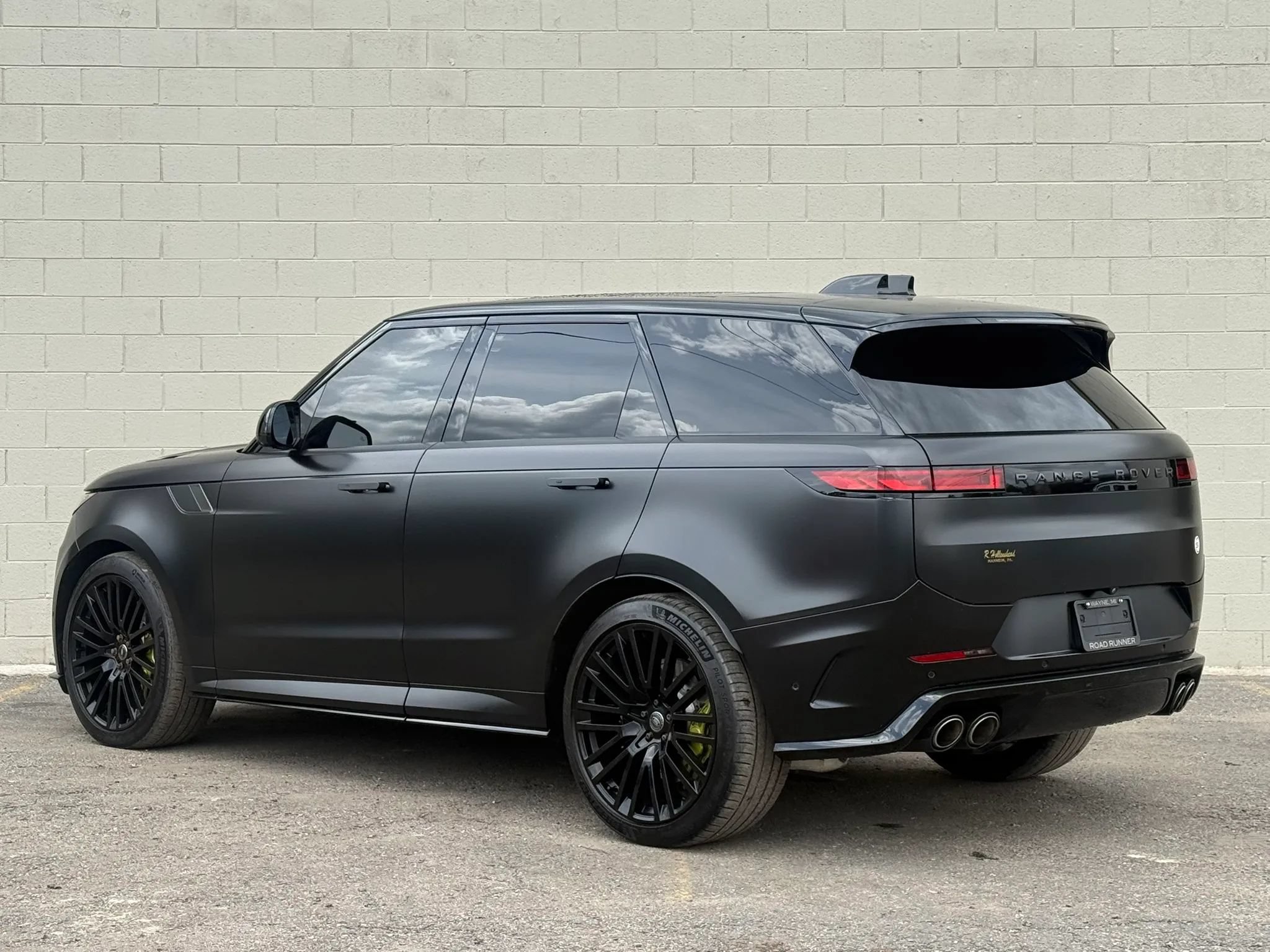 Used 2024 Land Rover Range Rover Sport AWD/4WD image 10