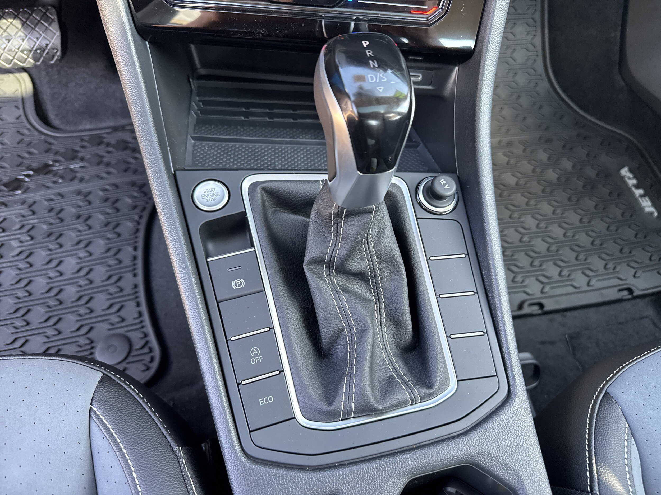 New 2026 Volkswagen Jetta SE FWD image 20