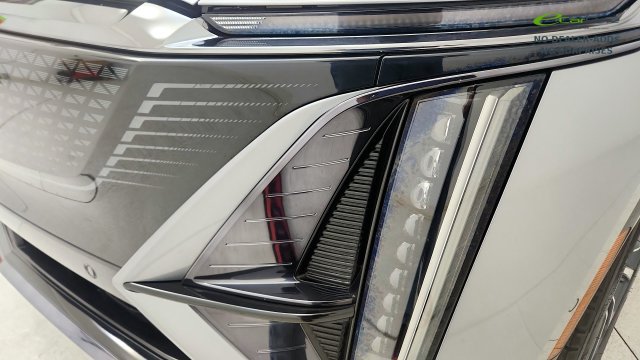 Used 2024 Cadillac Lyriq Sport RWD image 24