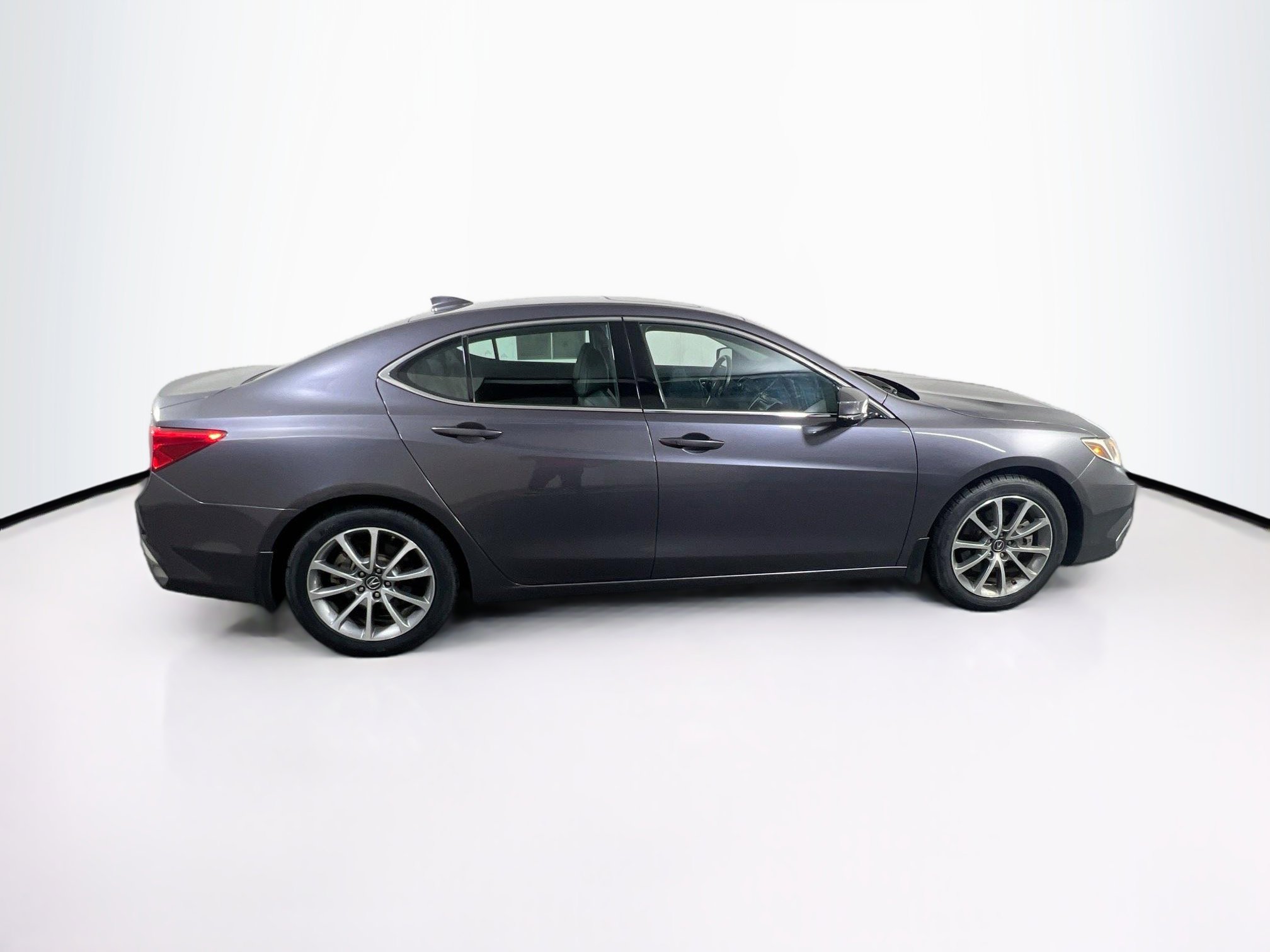 Used 2018 Acura TLX V6 SH-AWD image 4