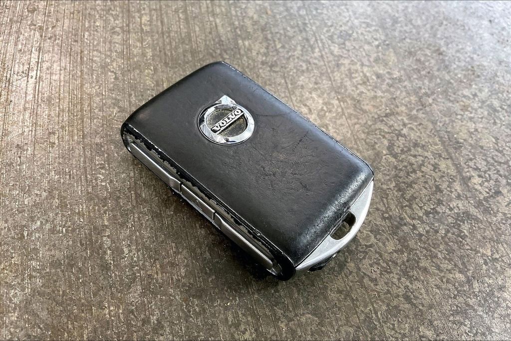 Used 2021 Volvo XC60 T5 Inscription w/ Climate Package image 11