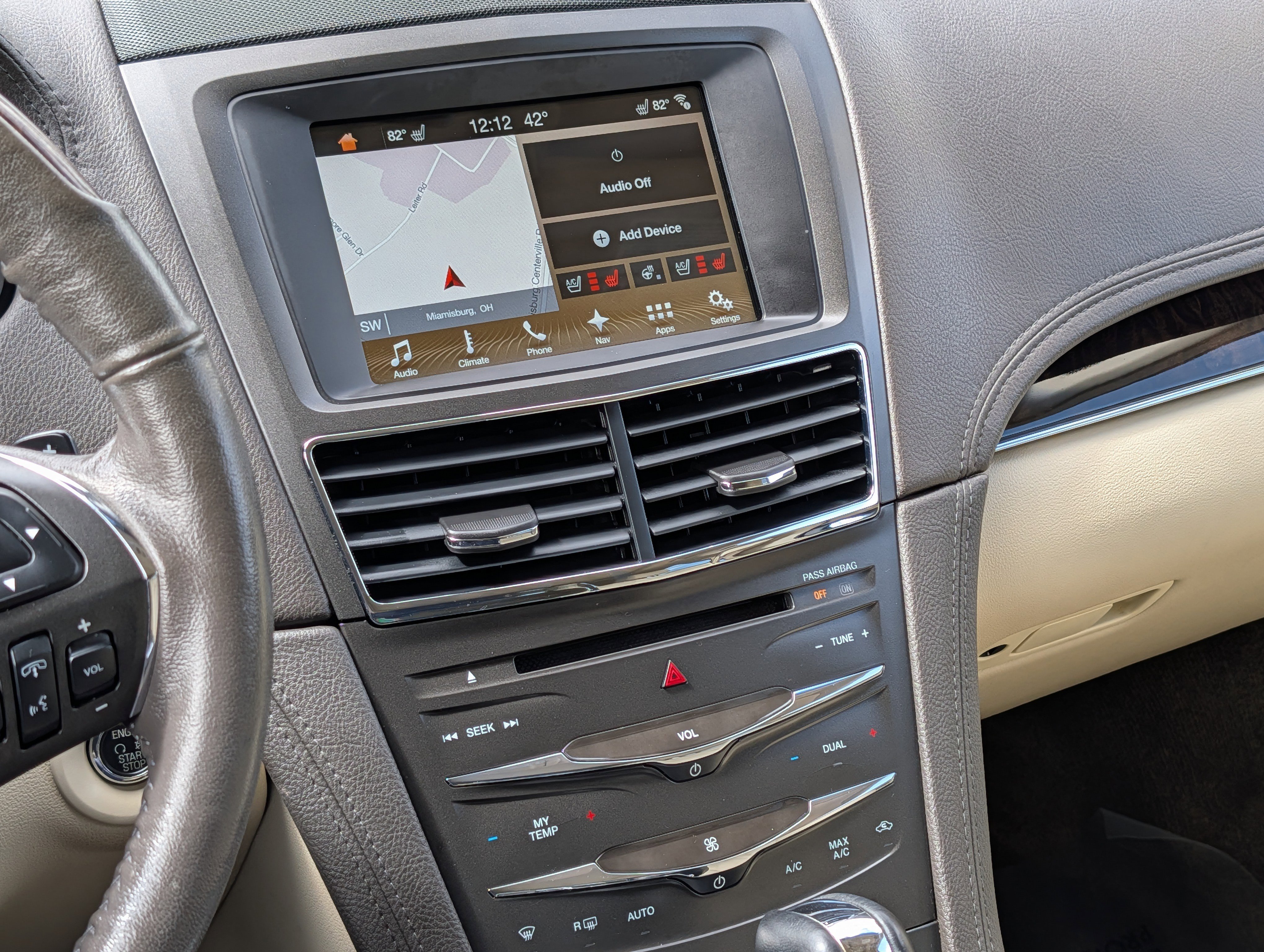 Used 2018 Lincoln MKT AWD image 18