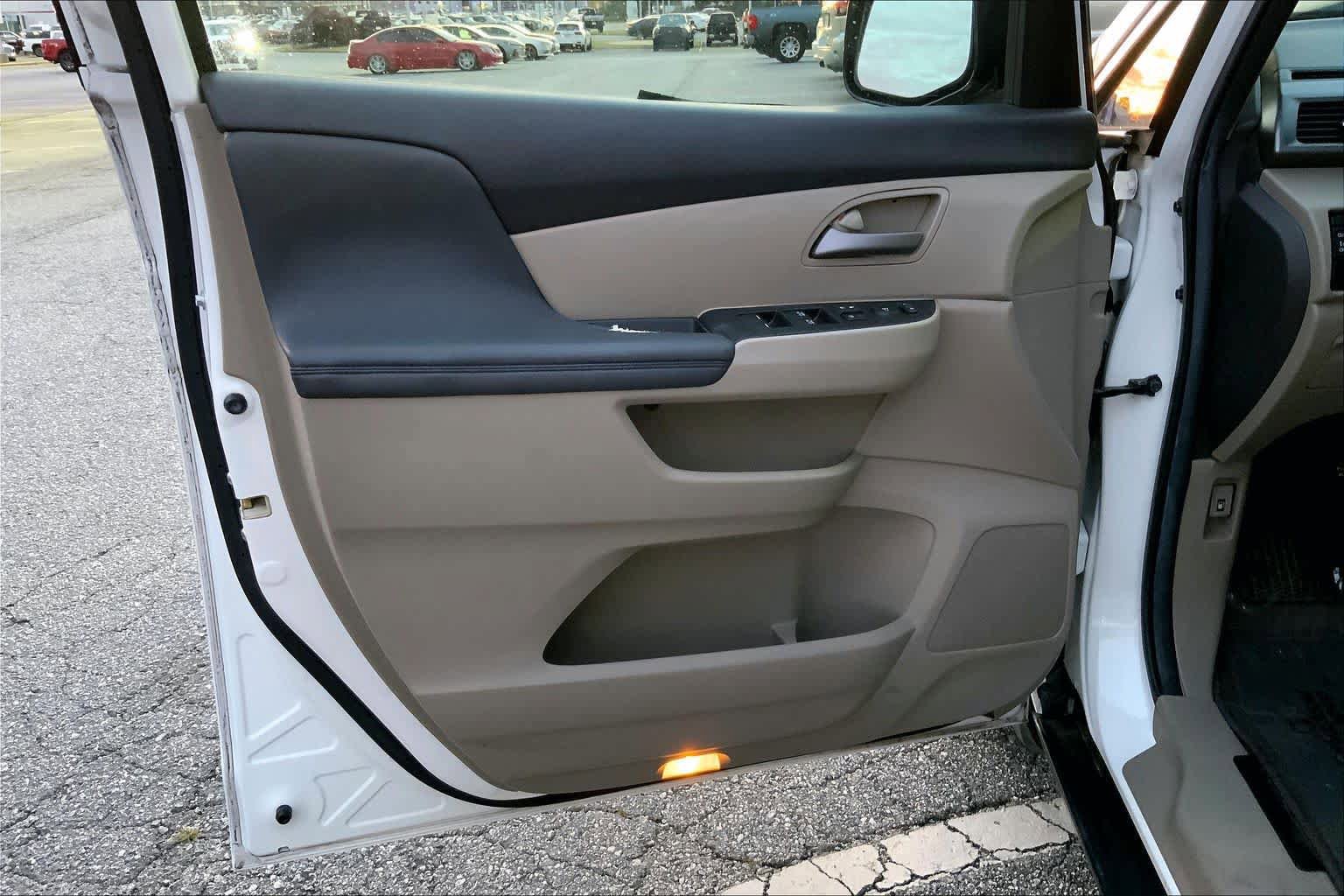 Used 2013 Honda Odyssey EX image 21