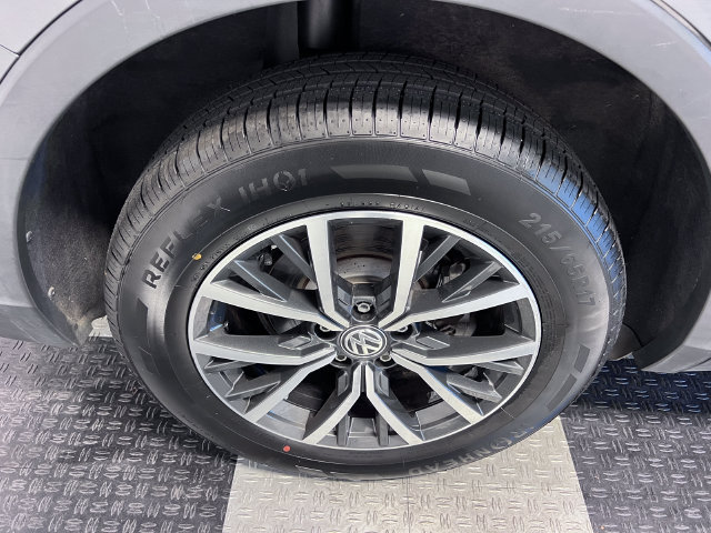 Used 2021 Volkswagen Tiguan S FWD image 14