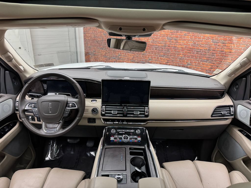 Used 2024 Lincoln Navigator L Reserve AWD/4WD image 14