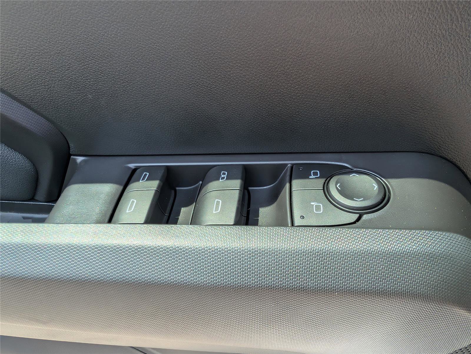 New 2026 GMC Canyon Elevation w/ Convenience Package image 26