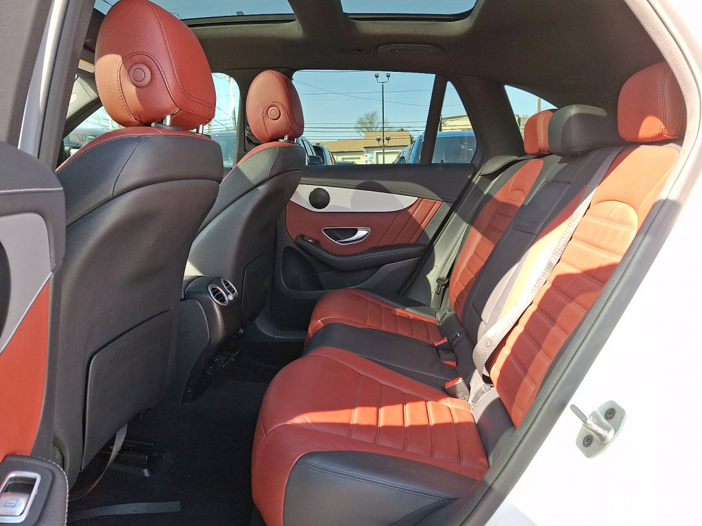 Used 2022 Mercedes-Benz GLC 43 AMG 4MATIC image 16