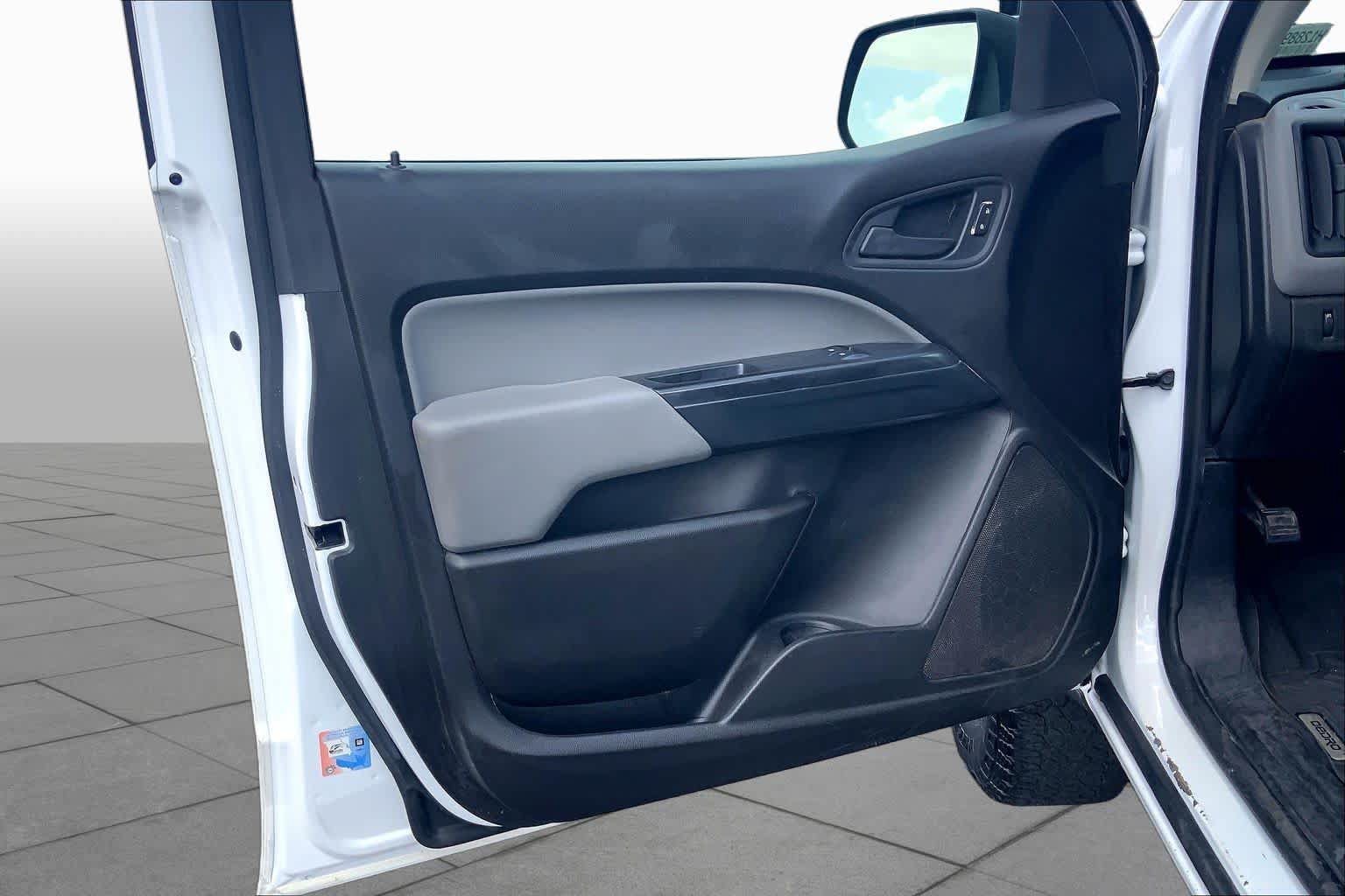 Used 2017 Chevrolet Colorado W/T RWD image 22