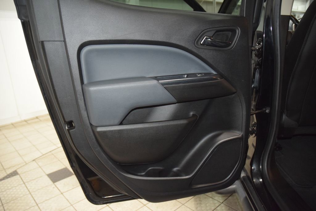Used 2021 Chevrolet Colorado Z71 w/ Safety Package AWD/4WD image 44