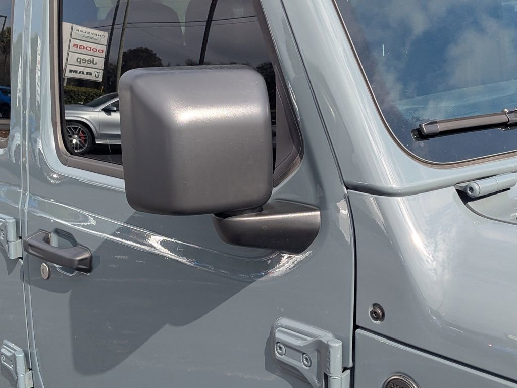 Used 2025 Jeep Gladiator Sport image 10