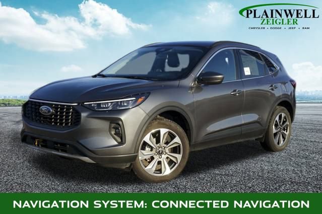 Used 2025 Ford Escape Platinum image 1