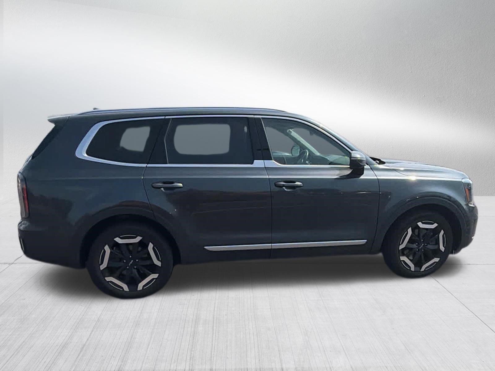 Used 2024 Kia Telluride EX AWD/4WD image 6