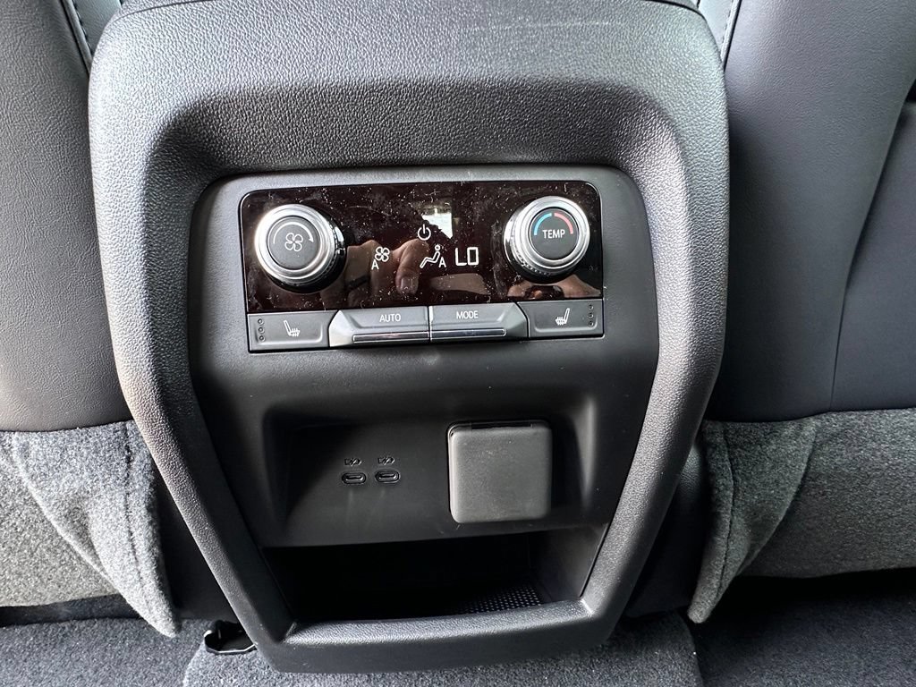 New 2026 GMC Acadia AT4 w/ Luxury Package AWD/4WD image 21