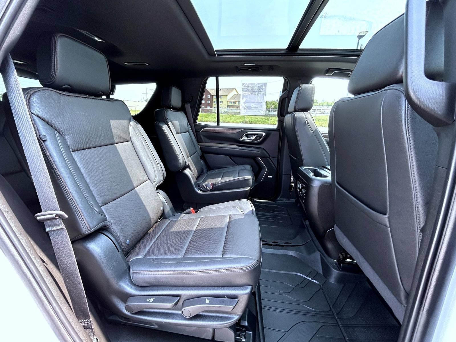 Used 2024 Chevrolet Tahoe High Country AWD/4WD image 20