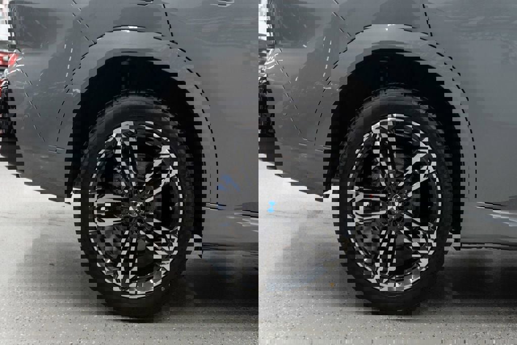 Used 2026 BMW X2 xDrive28i w/ M Sport Package image 36