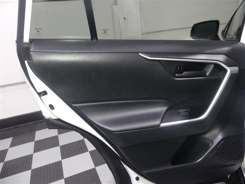 Used 2021 Toyota RAV4 LE image 24