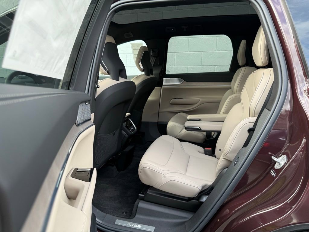 New 2025 Volvo EX90 Ultra image 12