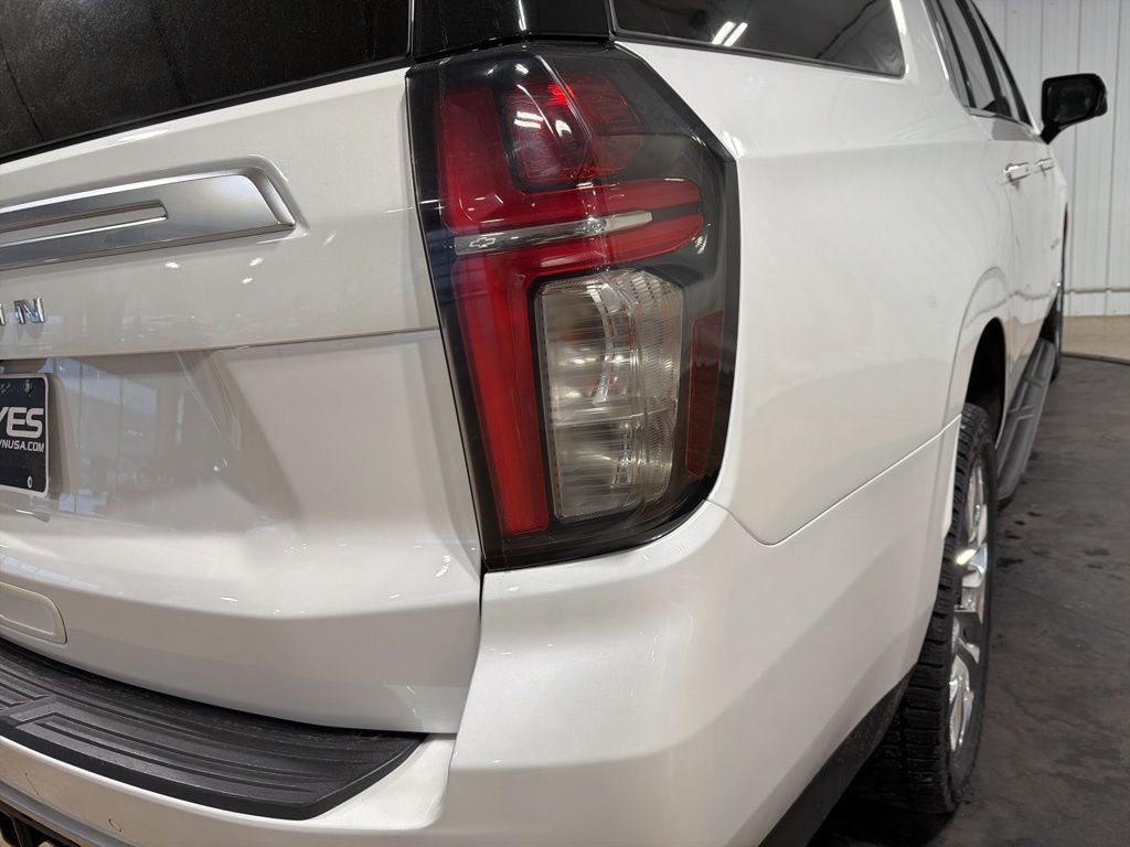 Used 2021 Chevrolet Suburban High Country AWD/4WD image 16