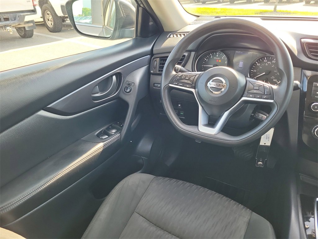 Used 2020 Nissan Rogue S image 18