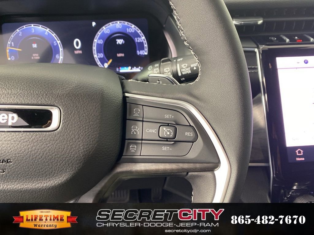 New 2025 Jeep Grand Cherokee Limited w/ Black Appearance Package image 17